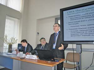 А. Жданов (справа): «Пора посмотреть поверх языковых и географических барьеров» 