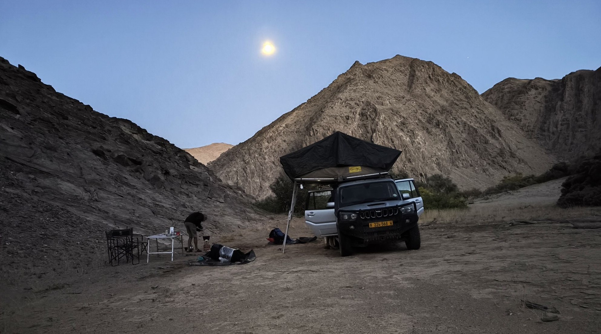 Ночевка в русле пересохшей реки