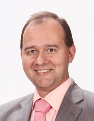 Олег Леонов