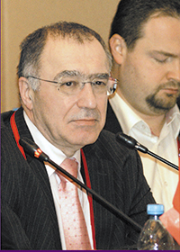 Олег СИМАКОВ