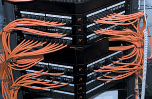 Угловые коммутационные панели (показан продукт Nexans)